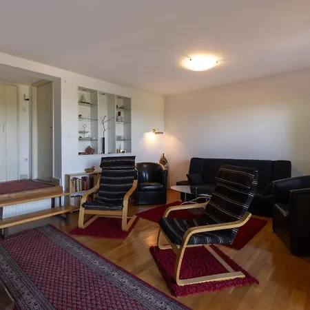 Kucica Na Brdu-zaklopaca Case de vacanță *