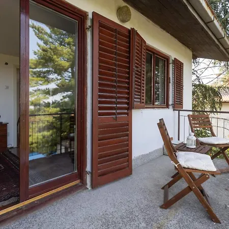 Kucica Na Brdu-zaklopaca Case de vacanță Zaklopaca (Belgrade)