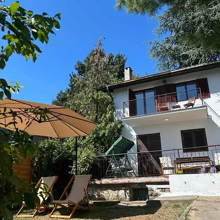 Kucica Na Brdu-zaklopaca * Zaklopaca (Belgrade)